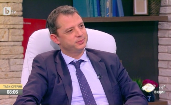 Делян Добрев: Живея под наем в имот на майка ми срещу 1200 лв. на месец