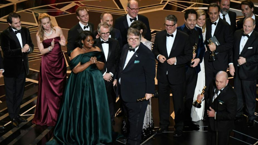 „Формата на водата” триумфира на Оскарите