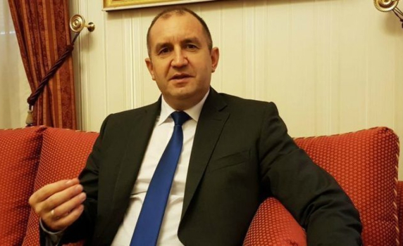 Алтернативата Радев