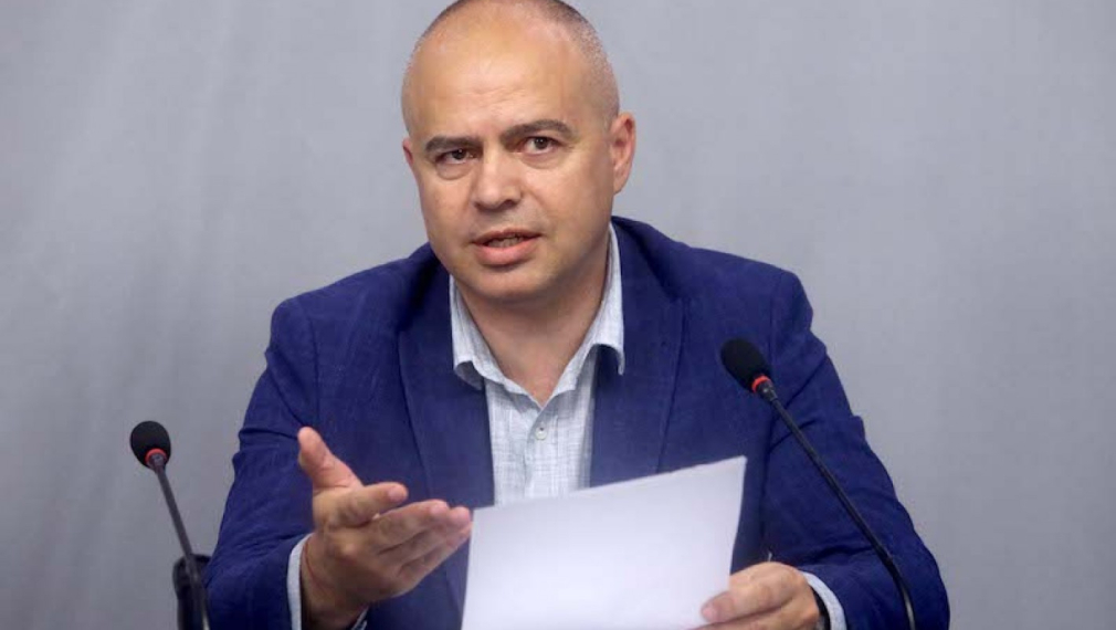 Георги Свиленски: Борисов търси начин да си купи време за оцеляване във властта