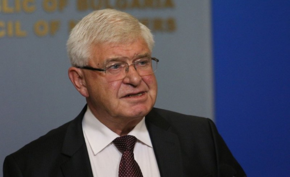 Правителството се отказва от битката за касовите апарати