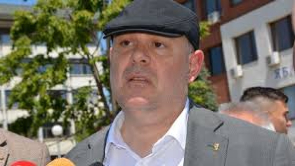 Без чужд език Гешев стана докторант по международно право в Благоевград
