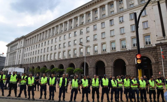 Свикват общонационален митинг пред МС 