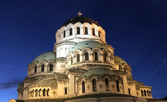 Службите за Великден ще бъдат пред храмовете 