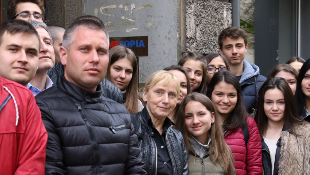 Елена Йончева към младежи от Айтос: Вие можете да промените България 