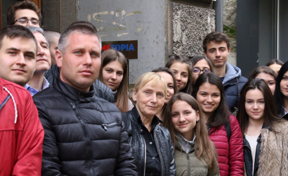Елена Йончева към младежи от Айтос: Вие можете да промените България 