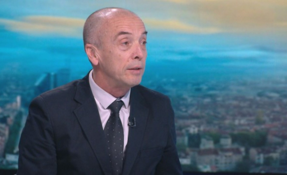 Доц. Мангъров: Борисов ме послуша и каза, че ако беше жена, щеше да ми пусне