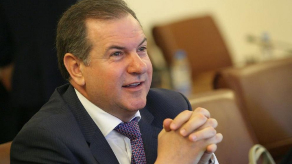 И зам.-министър Първанов подаде оставка заради "Апартаментгейт"