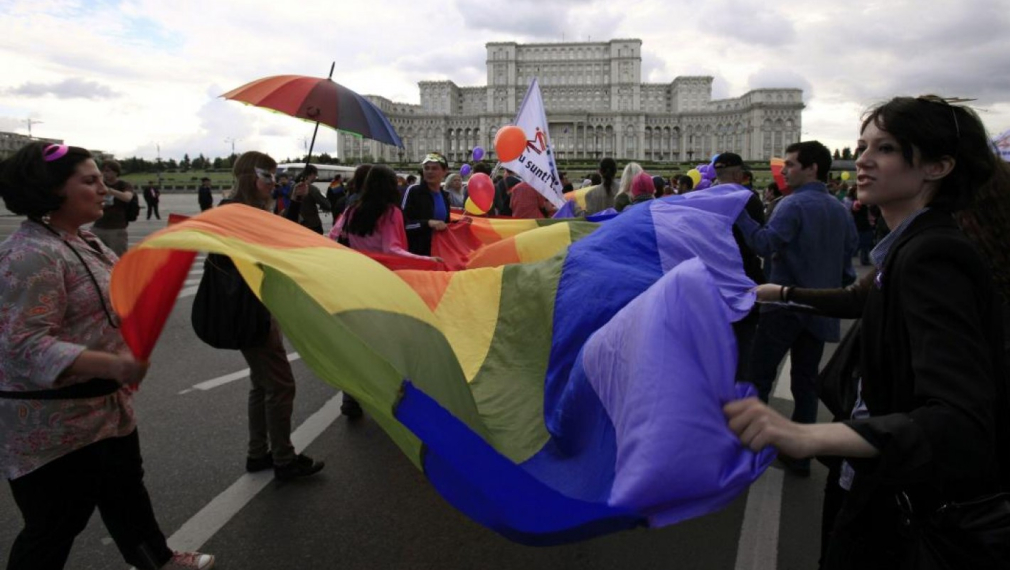 Европейският съд реши: Всички страни членки на ЕС да признаят еднополовите бракове!