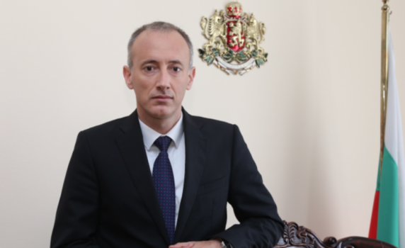 Учебната година ще приключи дистанционно