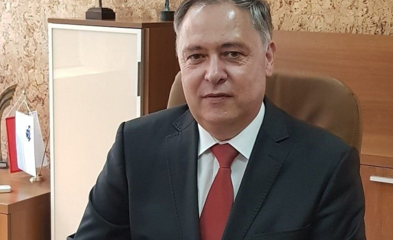 Ректор си отива заради плагиатство
