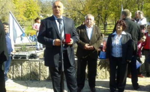 Борисов обяснява къде може да се краде най-много: в образованието