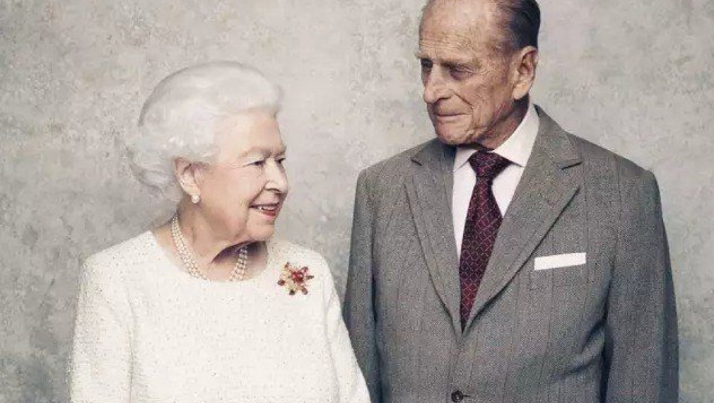 Кралица Елизабет II и принц Филип празнуват 70 години от сватбата си