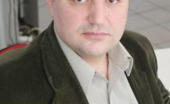 Веселин Стойнев: Борисов е вожд-премиер, медиите са негова тонколона
