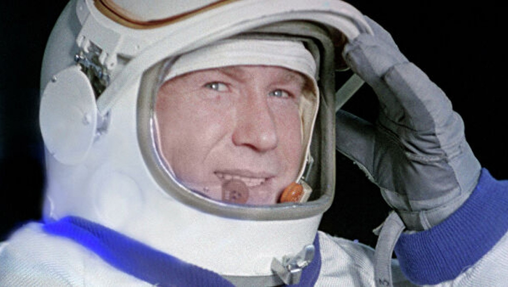 Почина Алексей Леонов - първият човек, излязъл в открития космос |  Glasove.com
