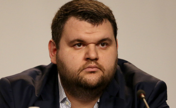 Държавата дава половин милион лева за охраната на Пеевски