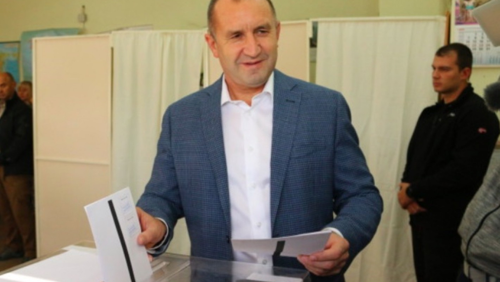 Радев: Няма да действам под натиск за указа за назначаване на Иван Гешев 