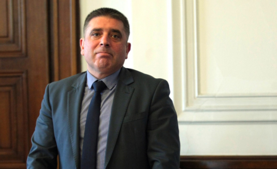 ГЕРБ сътвори правен абсурд - внесе поправки на необнародвани поправки в Изборния кодекс