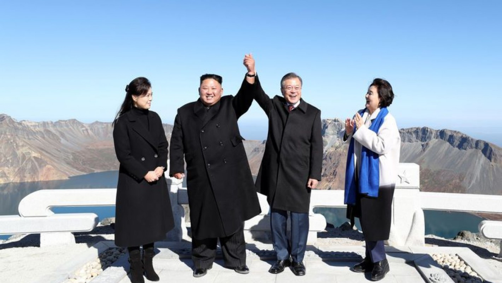 Лидерите на двете Кореи отидоха на свещената планина Пекту 