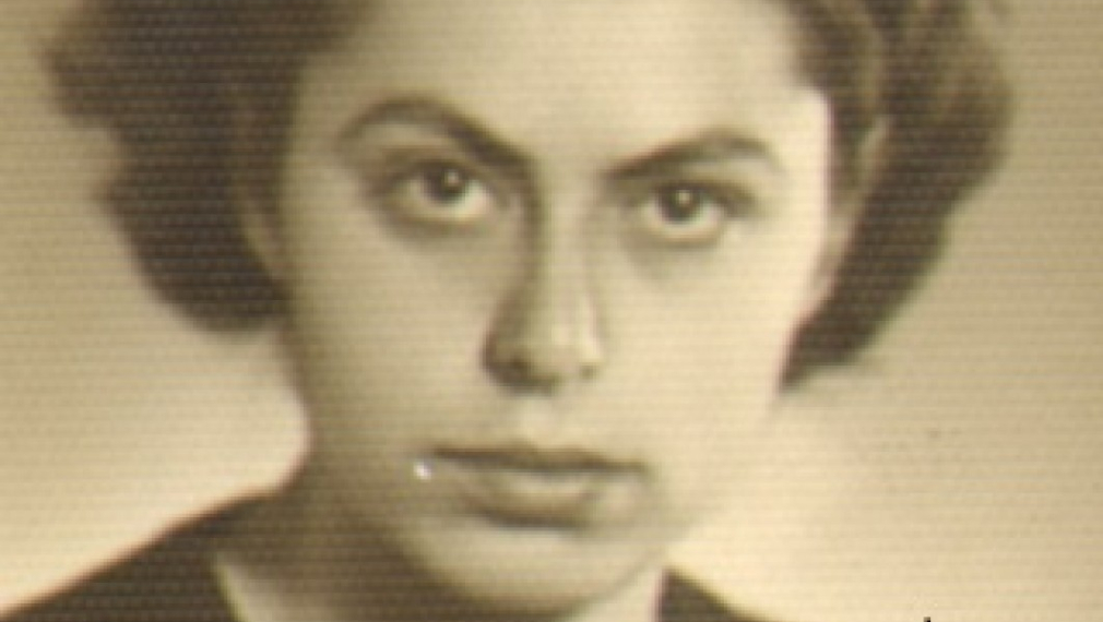Мария Николова -  студентски години и пелени в предвоенно време