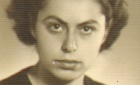 Мария Николова -  студентски години и пелени в предвоенно време
