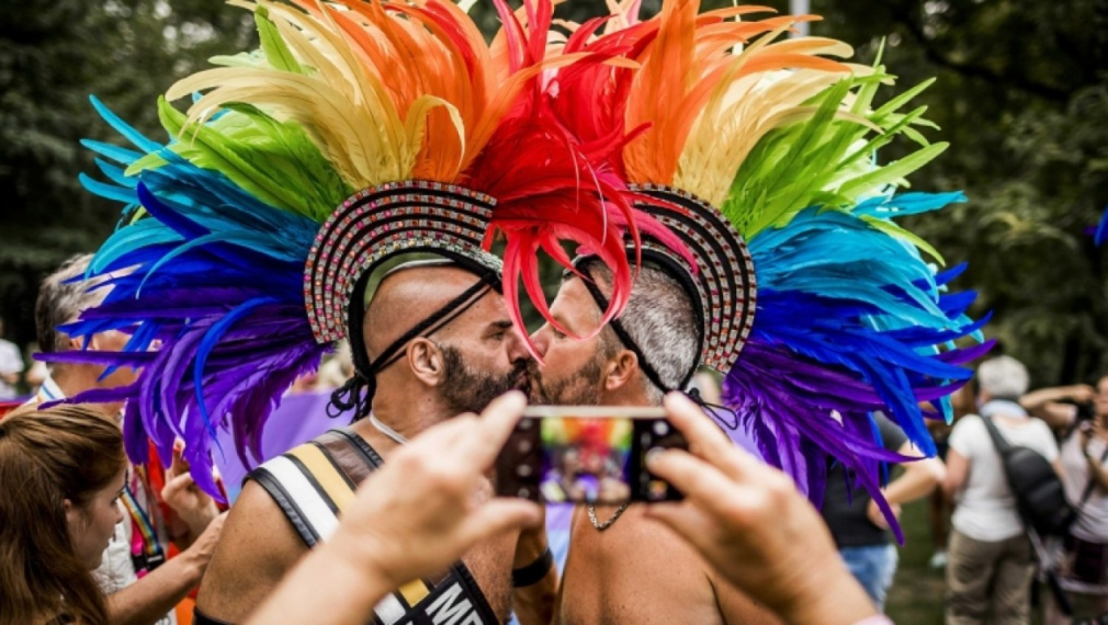 ЛГБТ организации настояват за узаконяване на еднополовите бракове у нас