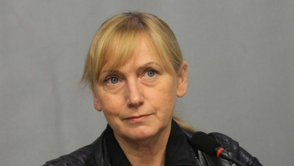 Елена Йончева от трибуната на ЕП: България не бива да бъде наказвана заради своите политици