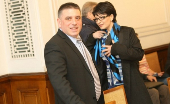 Правната комисия на НС отказа да се занимава с референдума 
