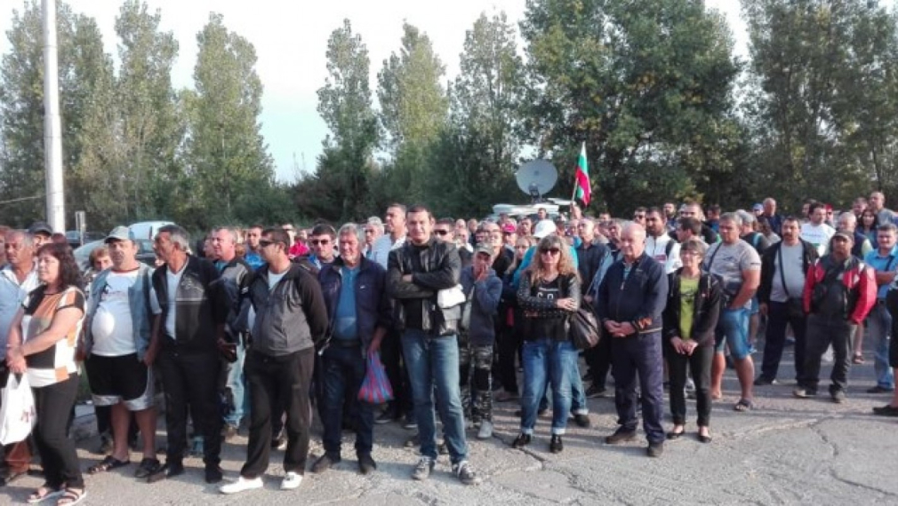 Нов протест на работниците от "Винпром Карнобат", социалното напрежение нараства