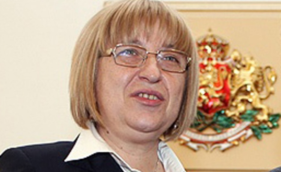 Цецка Цачева: Ще работя с г-н Тръмп