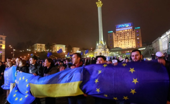 Проф. Шевел: Протестите в Киев няма да свалят правителството