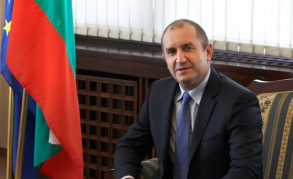 Румен Радев: Някой тегли каруцата към автокрация, а аз съм убеден застъпник на демокрацията