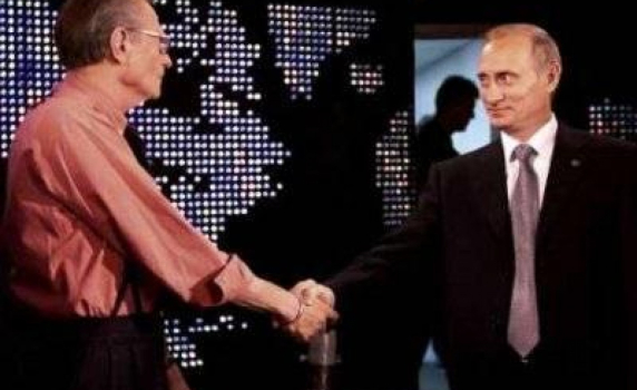 Путин ще говори пред Лари Кинг