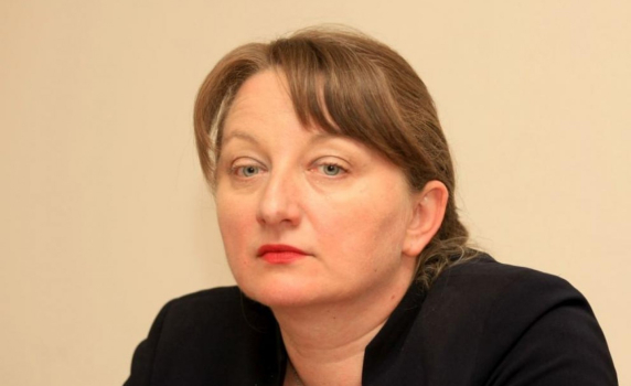 Деница Сачева: Няма стратегия за отнемане на деца и няма да има