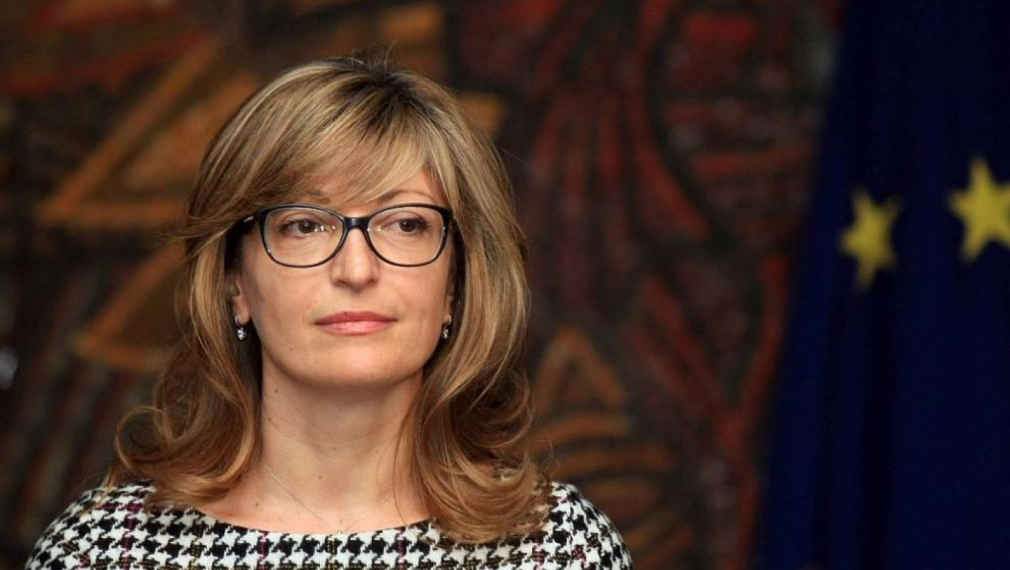  Екатерина Захариева: Изказването на Еманюел Макрон е обидно