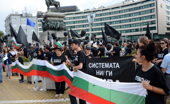  Майките в защита на Бисер Петков, искат от премиера да го върне