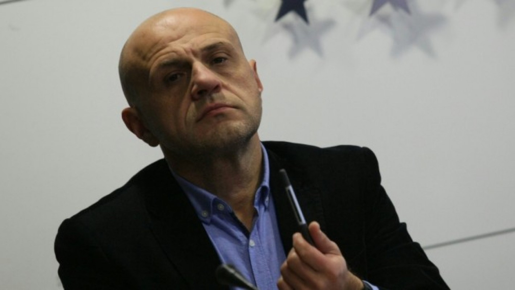 Томислав Дончев: Не може властта да воюва с медиите