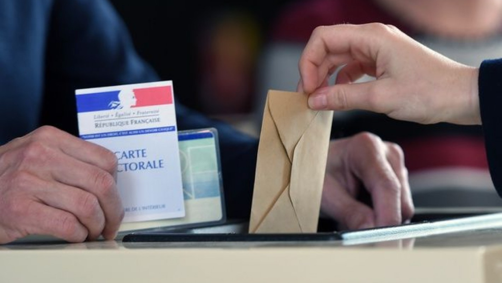 Избирателната активност във Франция достигна 70%  