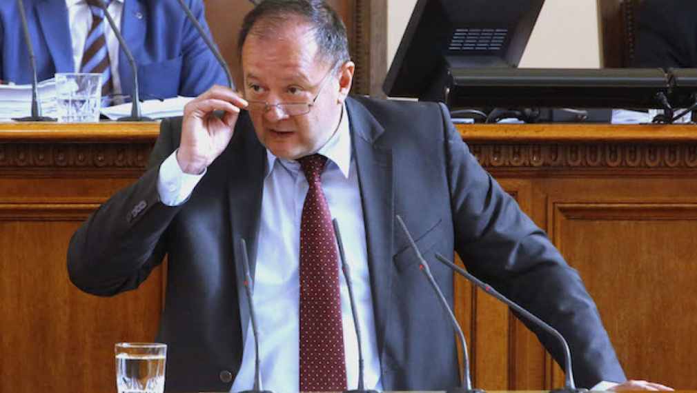 Миков: Антикорупционният закон на Кунева е рекетьорски