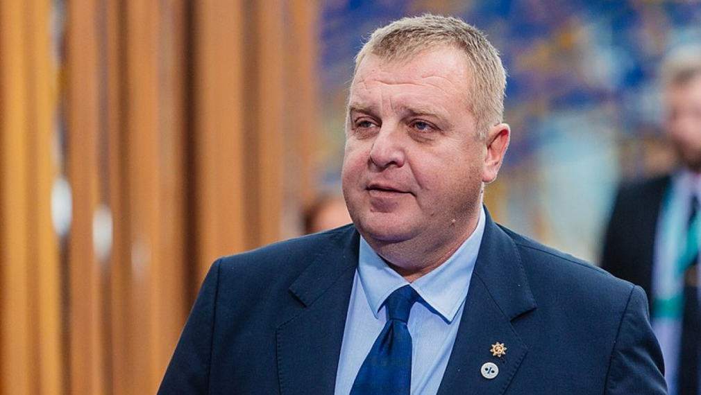Каракачанов: Работата на опозицията е да иска вот на недоверие