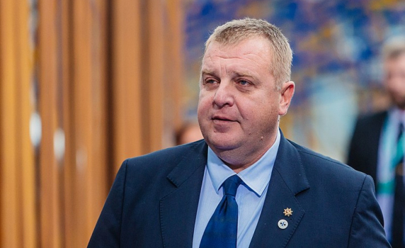 Каракачанов: Работата на опозицията е да иска вот на недоверие