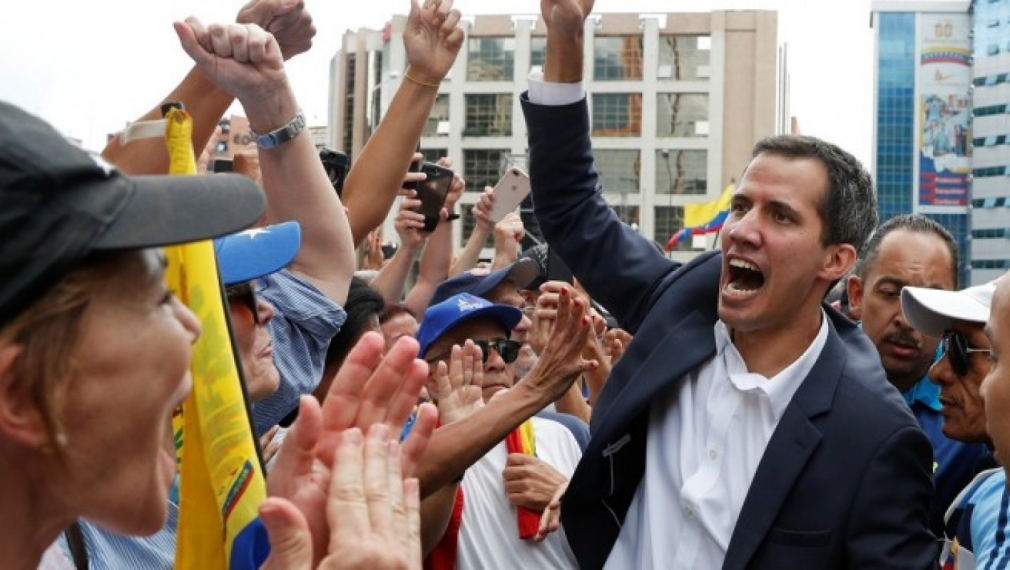 Преврат във Венецуела: Председателят на парламента се самообяви за президент