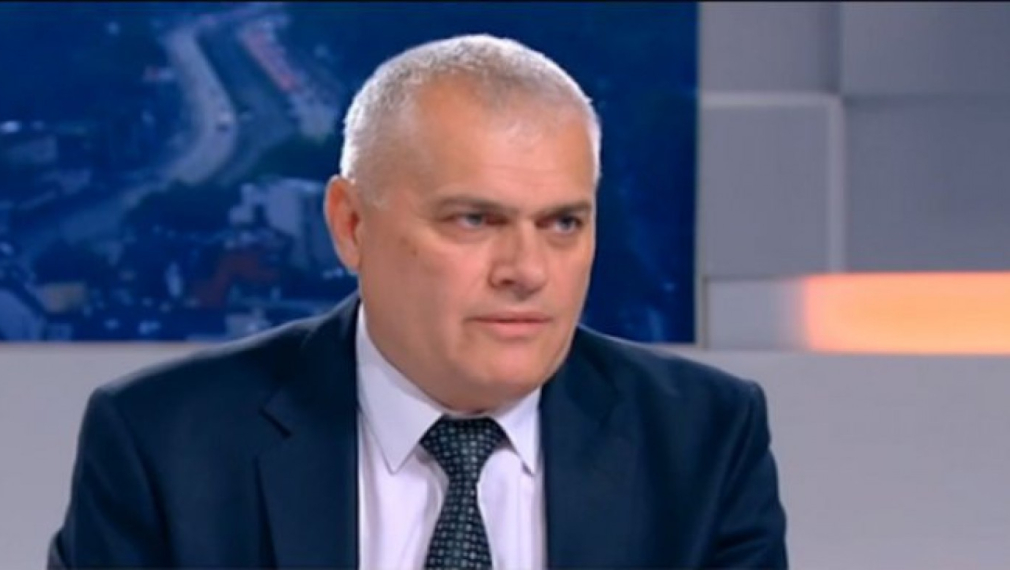 Радев: Ще назначим поне още 1000 полицаи и жандармеристи
