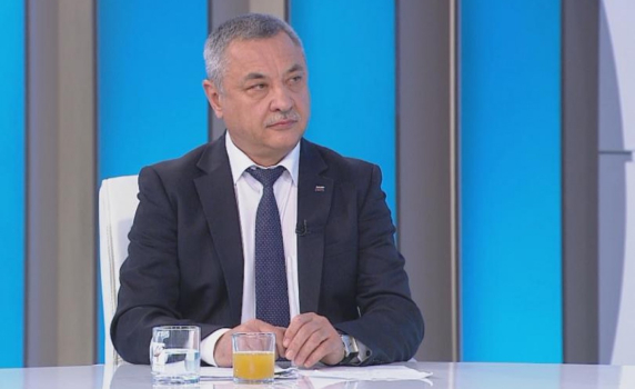 Валери Симеонов: Търкането на талончета е болестно състояние