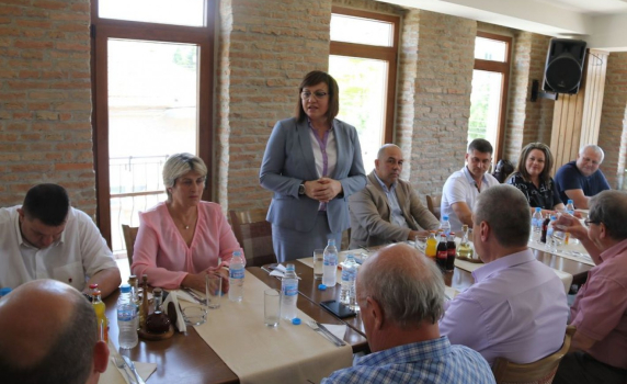 Корнелия Нинова: Водата е ключов проблем за малките населени места