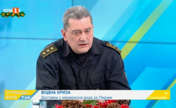 Доставят над 110 тона бутилирана вода в Перник