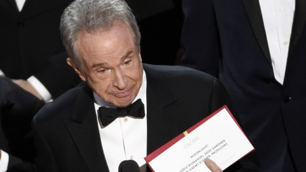 Уорън Бийти иска обяснения за гафа на Оскарите