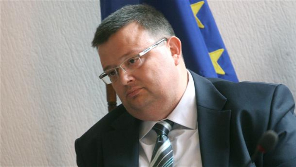 Цацаров оспорва текстове от Закона за МВР