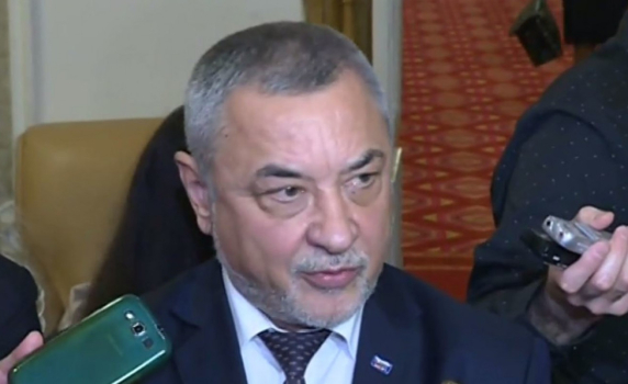 Симеонов: Борисов е готов да хвърли в бездната всеки, за да продължи да се кандилка отгоре на властта