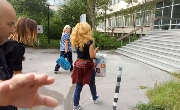 Отведоха Десислава Иванчева в болница с белезници на ръцете и краката  